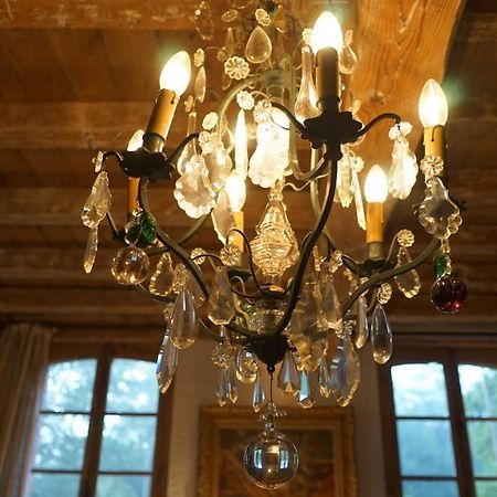 Les Hotes Des Guillemets Laglorieuse Eksteriør billede